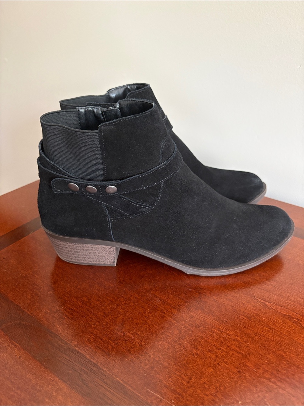 Kenzie Black Suede Ankle Boots size 11 EUC